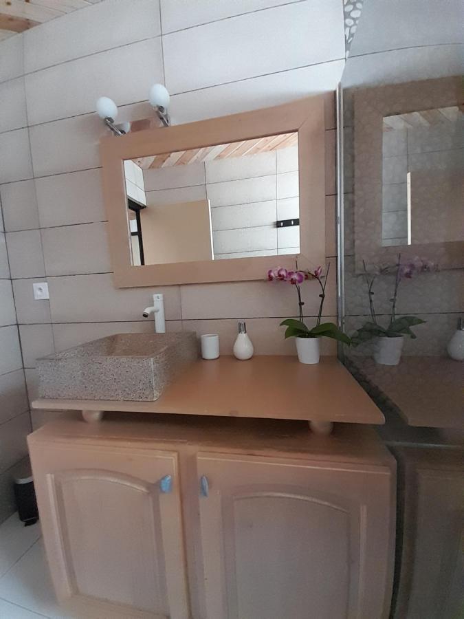 La Kaz Zambaville Avec Jacuzzi Privatif La-Plaine-des-Palmistes Exteriör bild